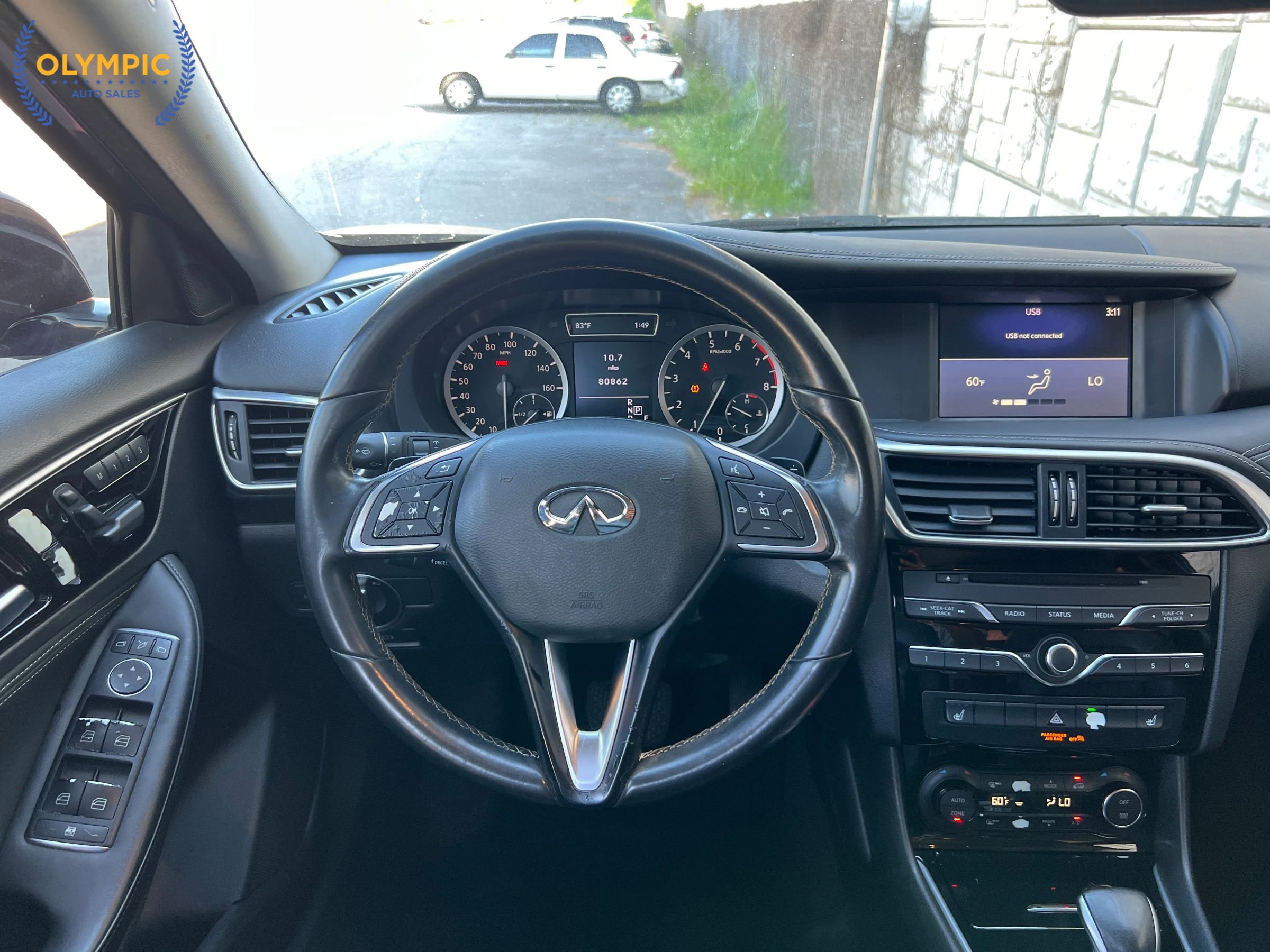 Used 2018 INFINITI QX30 Premium w/ Cargo Package AWD/4WD image 23