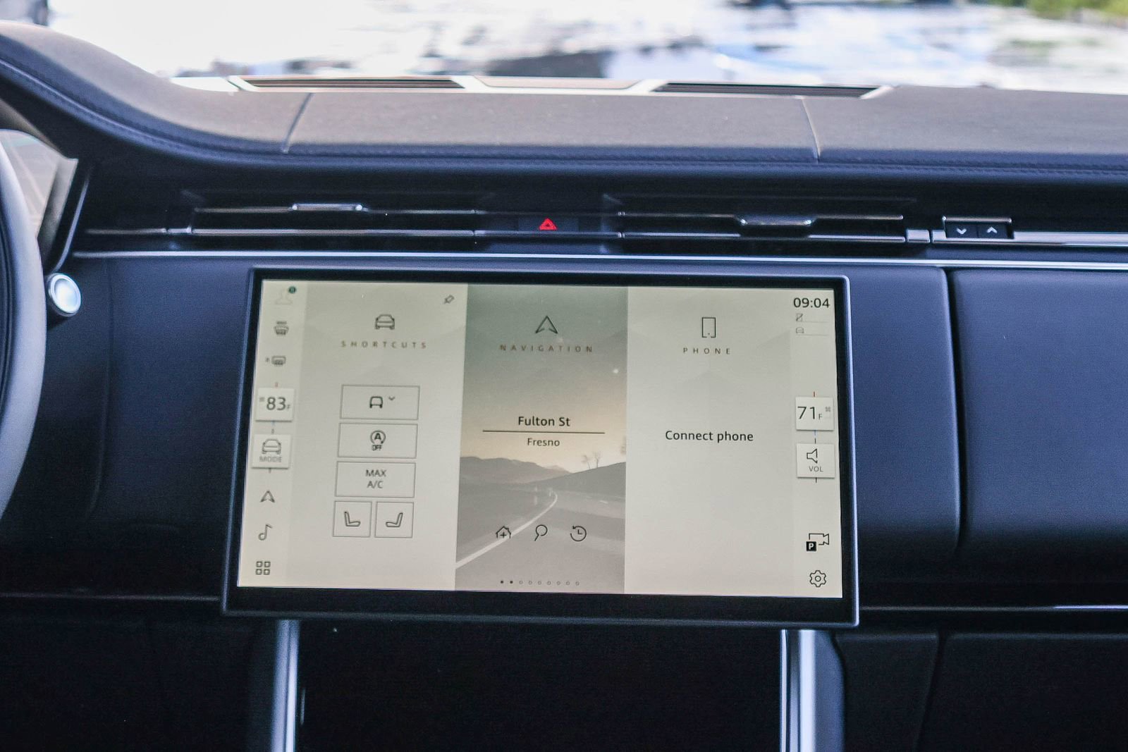 New 2026 Land Rover Range Rover SE image 24