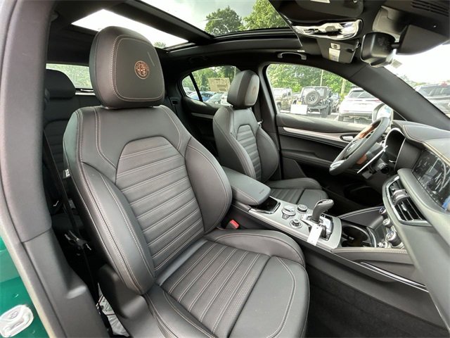 New 2025 Alfa Romeo Stelvio Sprint image 15