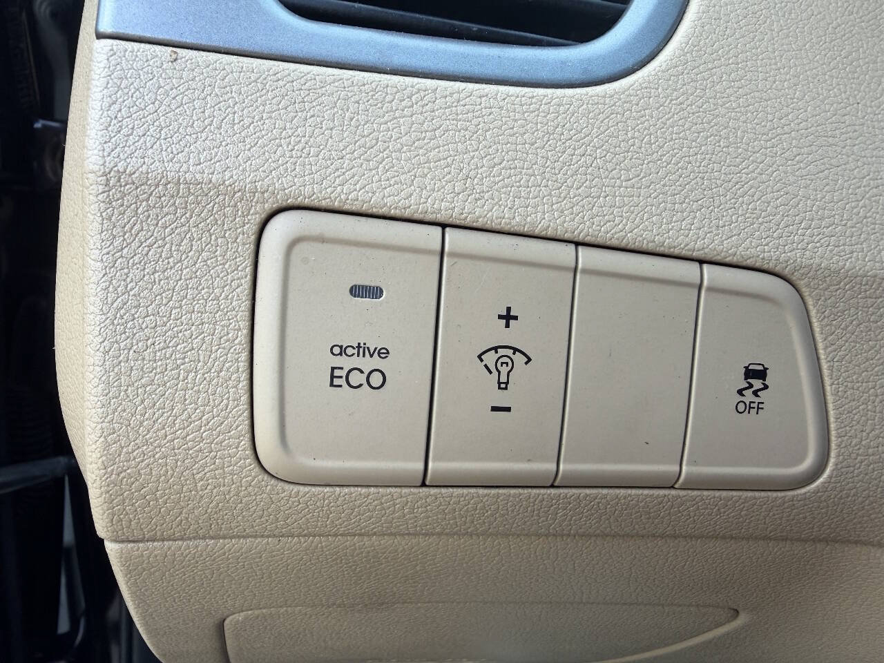 Used 2013 Hyundai Elantra Limited w/ Technology Pkg FWD image 18