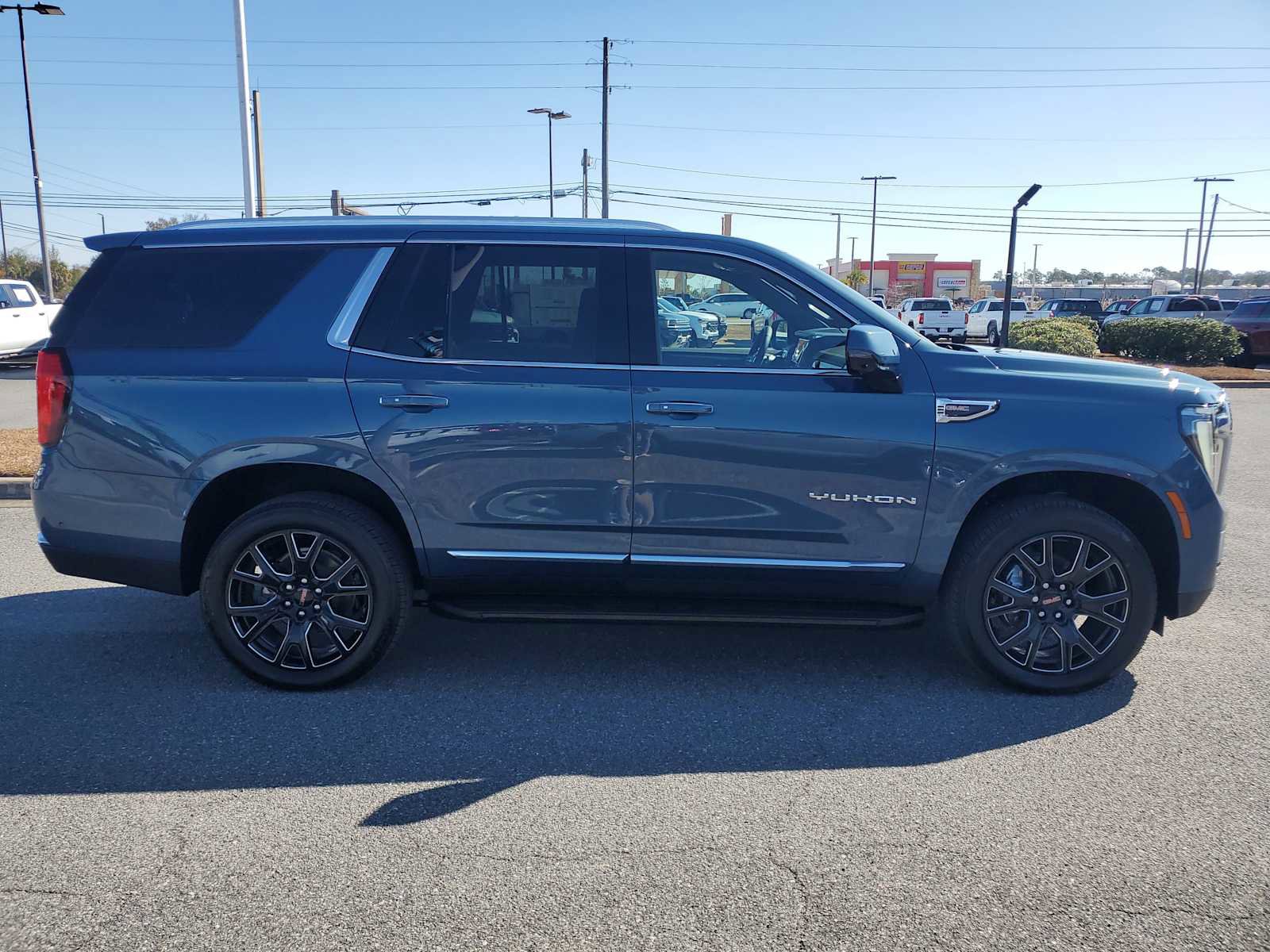 New 2026 GMC Yukon Elevation AWD/4WD image 7