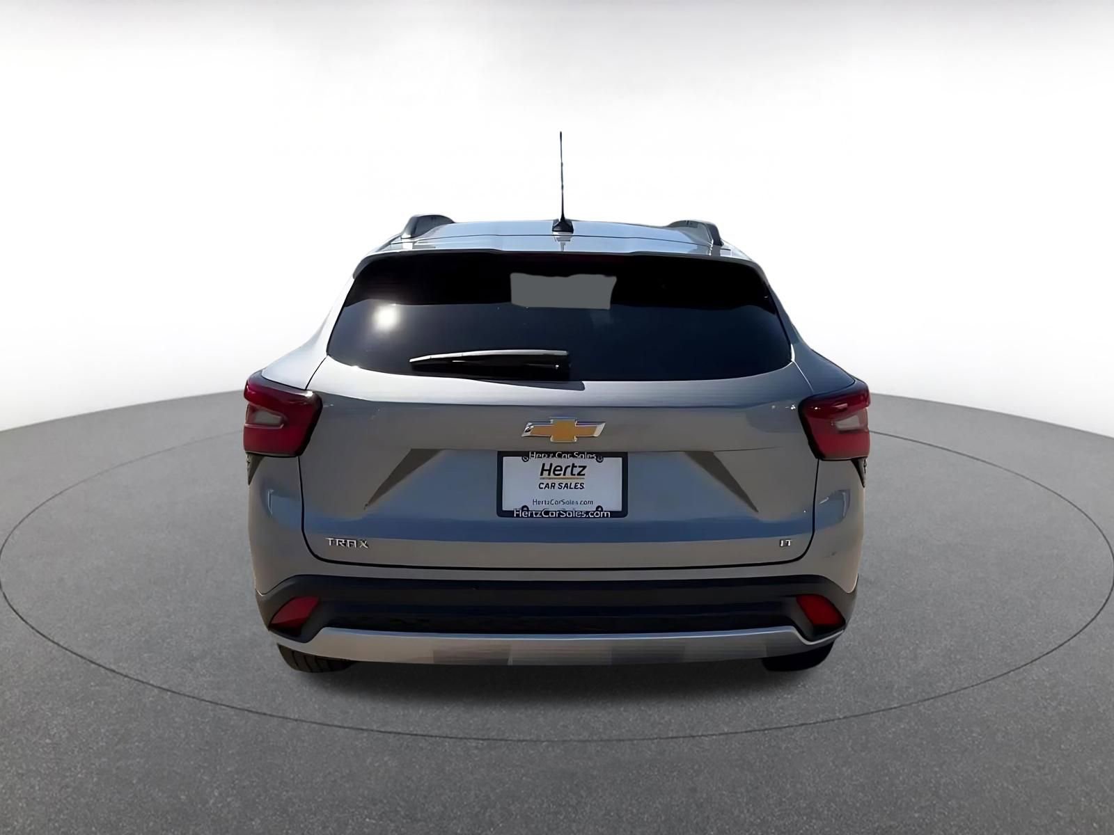 Used 2025 Chevrolet Trax LT FWD image 12