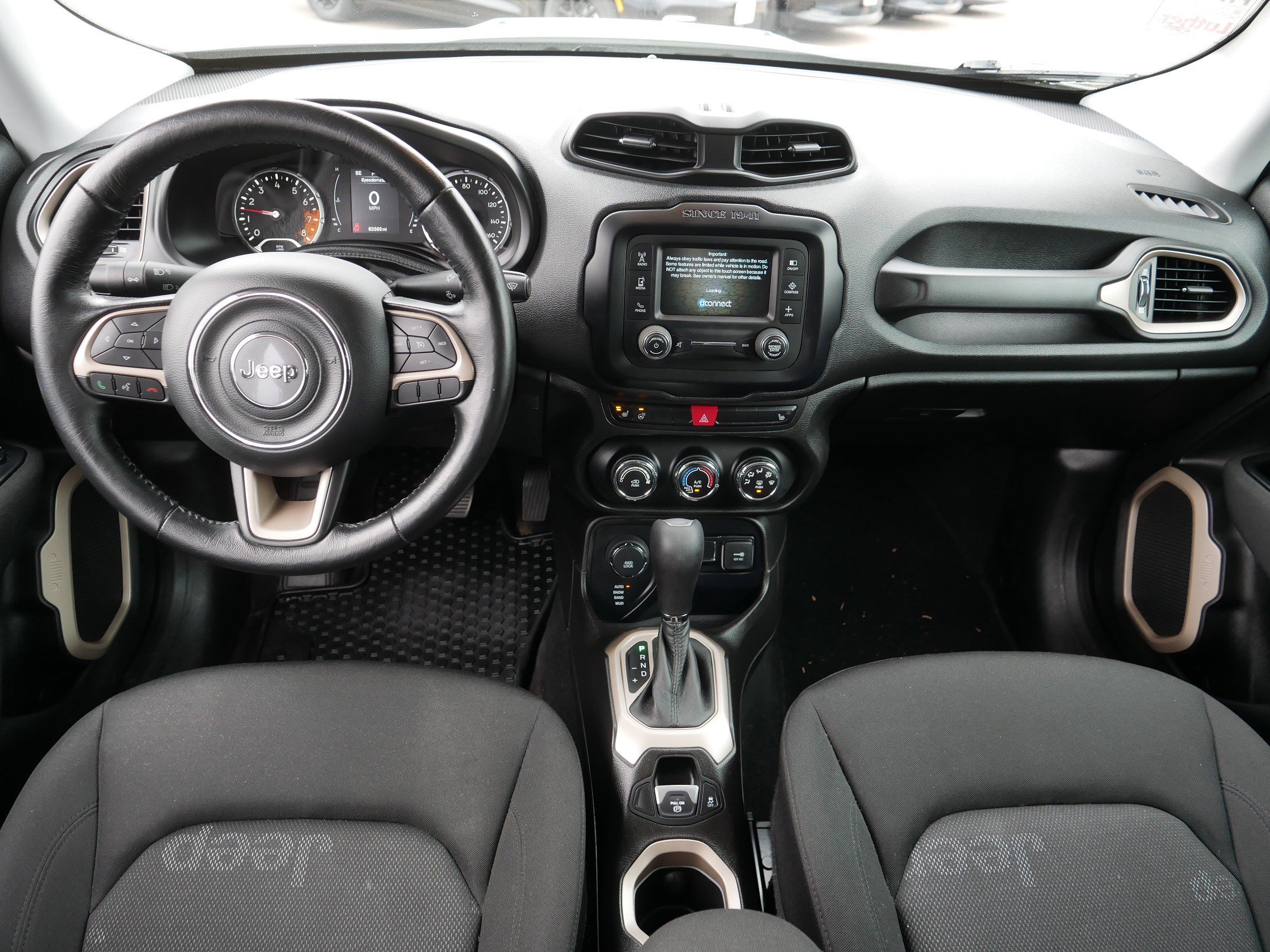 Used 2017 Jeep Renegade Latitude w/ Cold Weather Group image 10