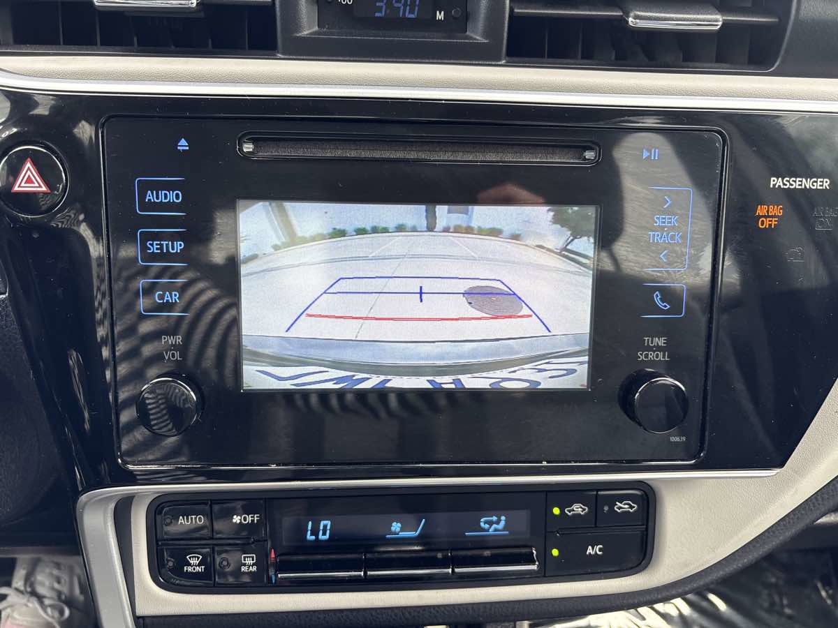 Used 2017 Toyota Corolla LE w/ Carpet Mat Package (TMS) FWD image 26