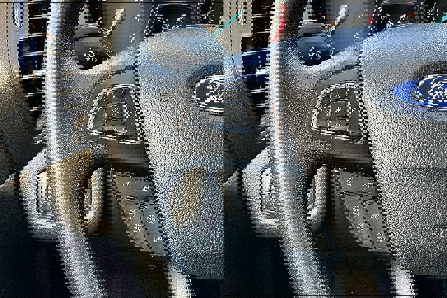 Used 2019 Ford Escape SEL image 10