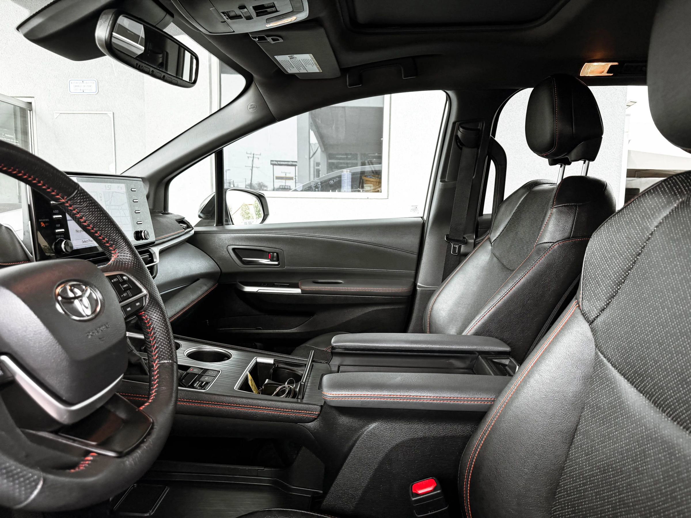 Used 2024 Toyota Sienna XSE w/ XSE Premium Package FWD image 26