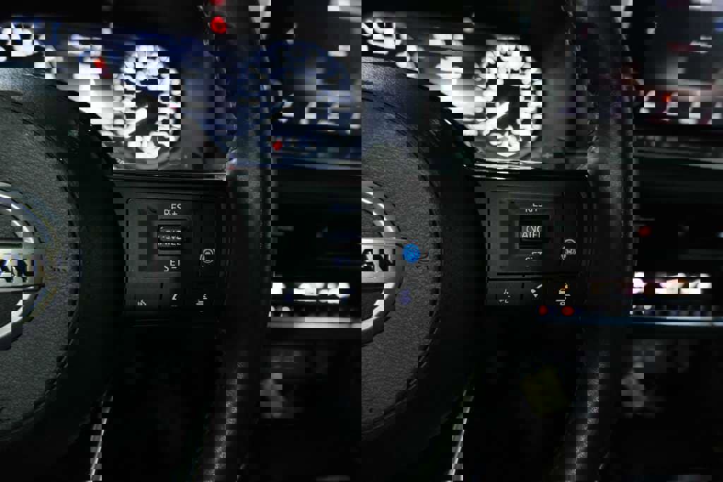 Used 2021 Nissan Rogue SV w/ Premium Package image 38