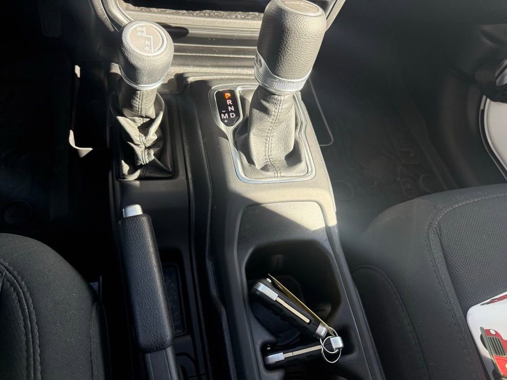 Used 2021 Jeep Gladiator Willys image 11