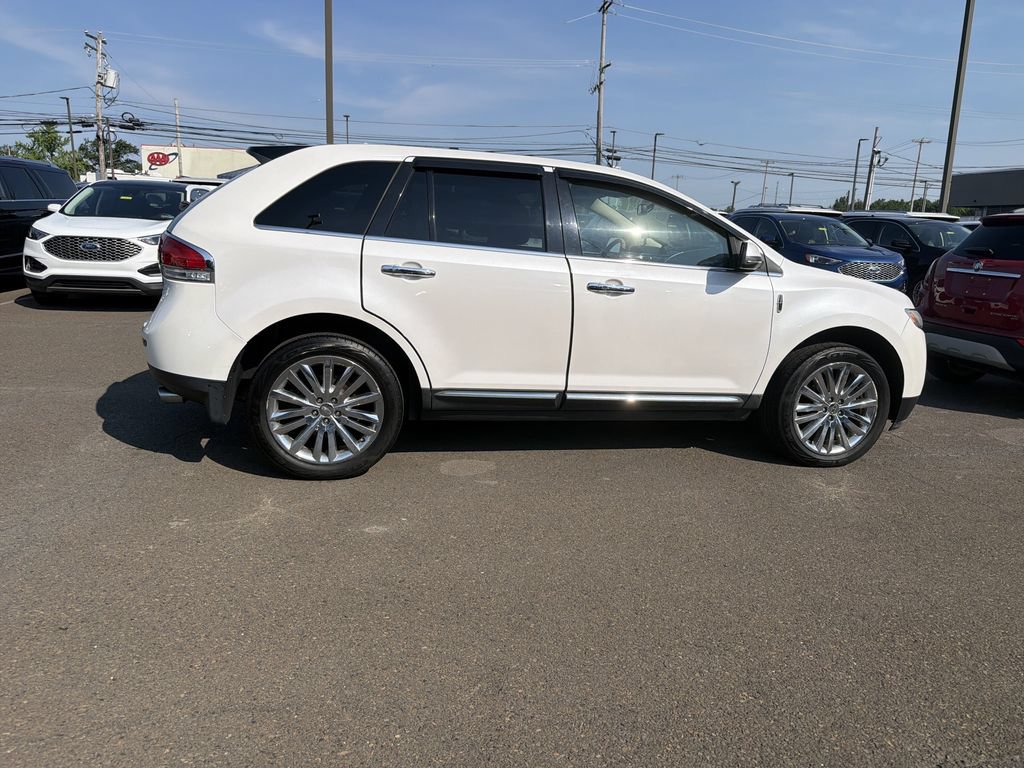 Used 2014 Lincoln MKX AWD w/ Equipment Group 102A image 6