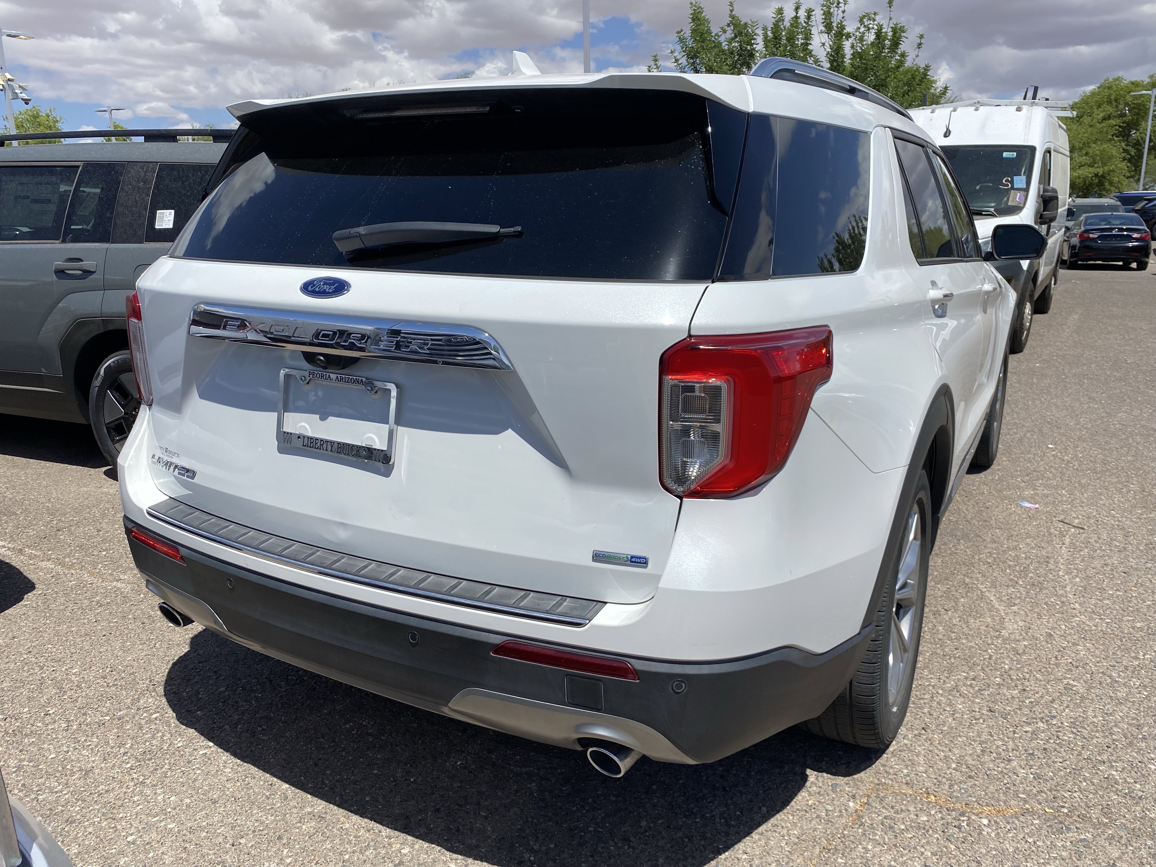 Used 2020 Ford Explorer Limited AWD/4WD image 3