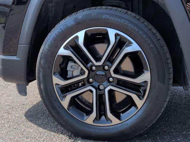 Used 2023 Jeep Compass Limited w/ Sun and Sound Group AWD/4WD image 13