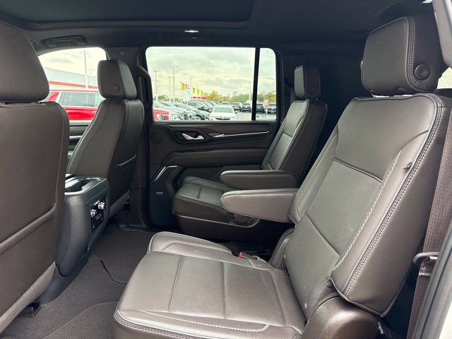 Used 2023 GMC Yukon XL Denali w/ Max Trailering Package AWD/4WD image 12