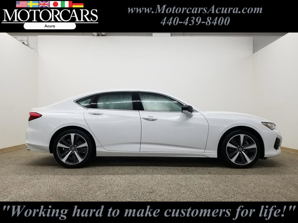 New 2025 Acura TLX w/ Technology Package image 2