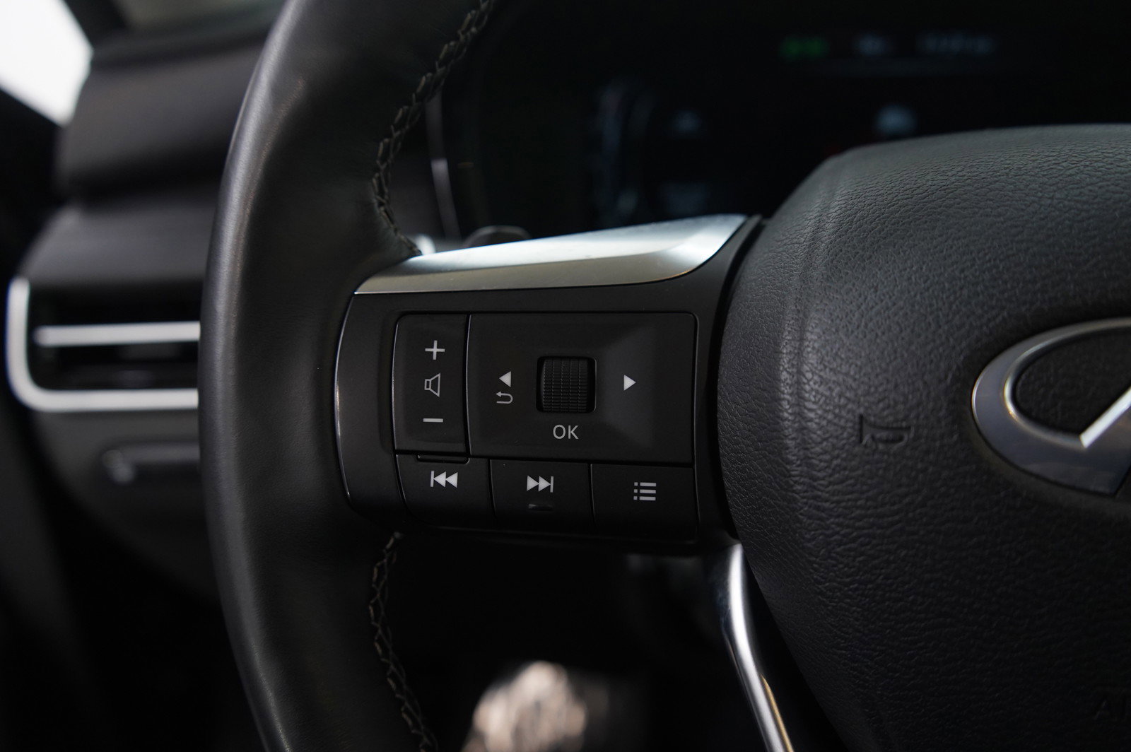 Used 2024 INFINITI QX60 Sensory image 19