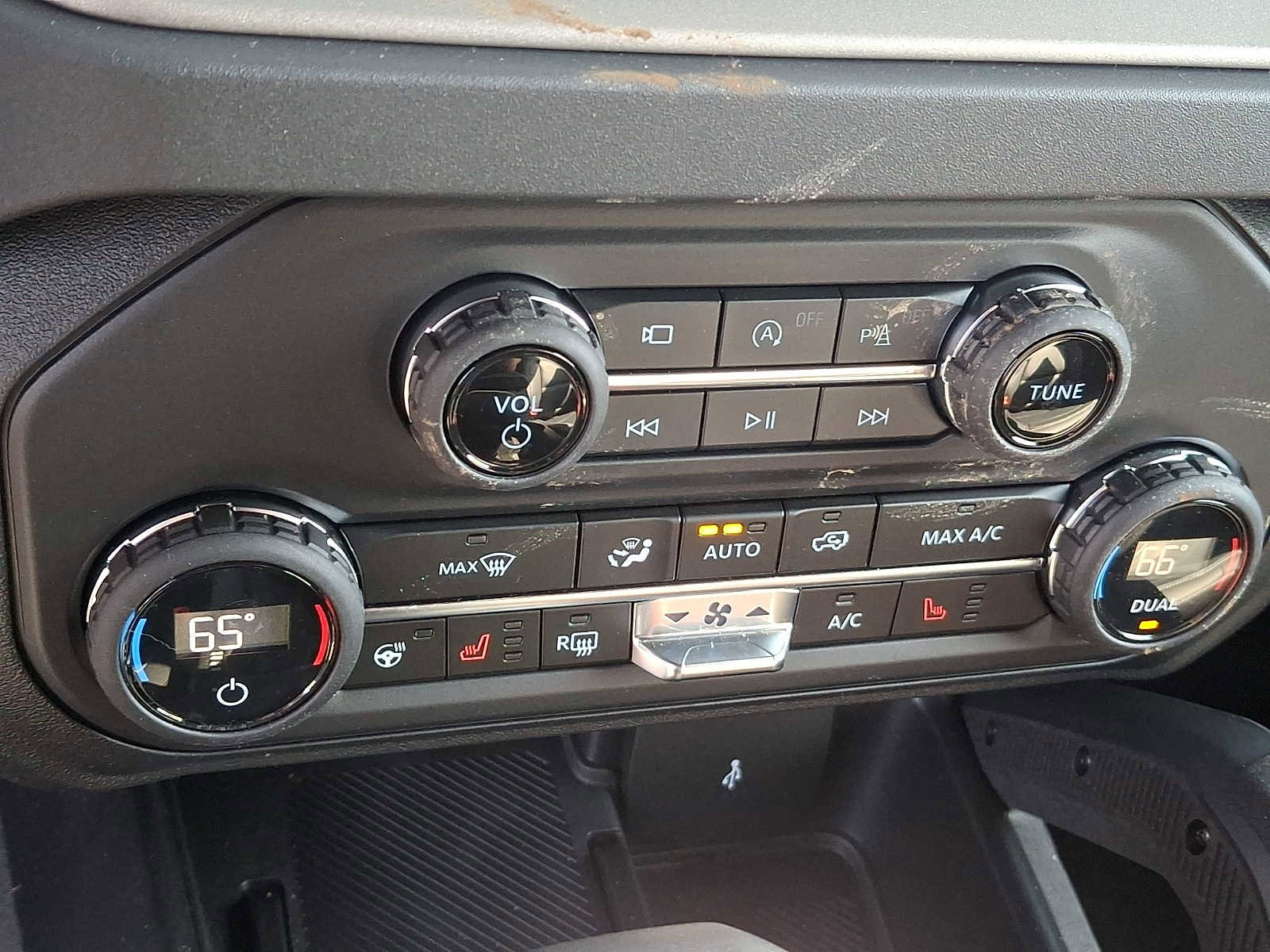 New 2026 Ford Bronco Outer Banks w/ Sasquatch Package image 13