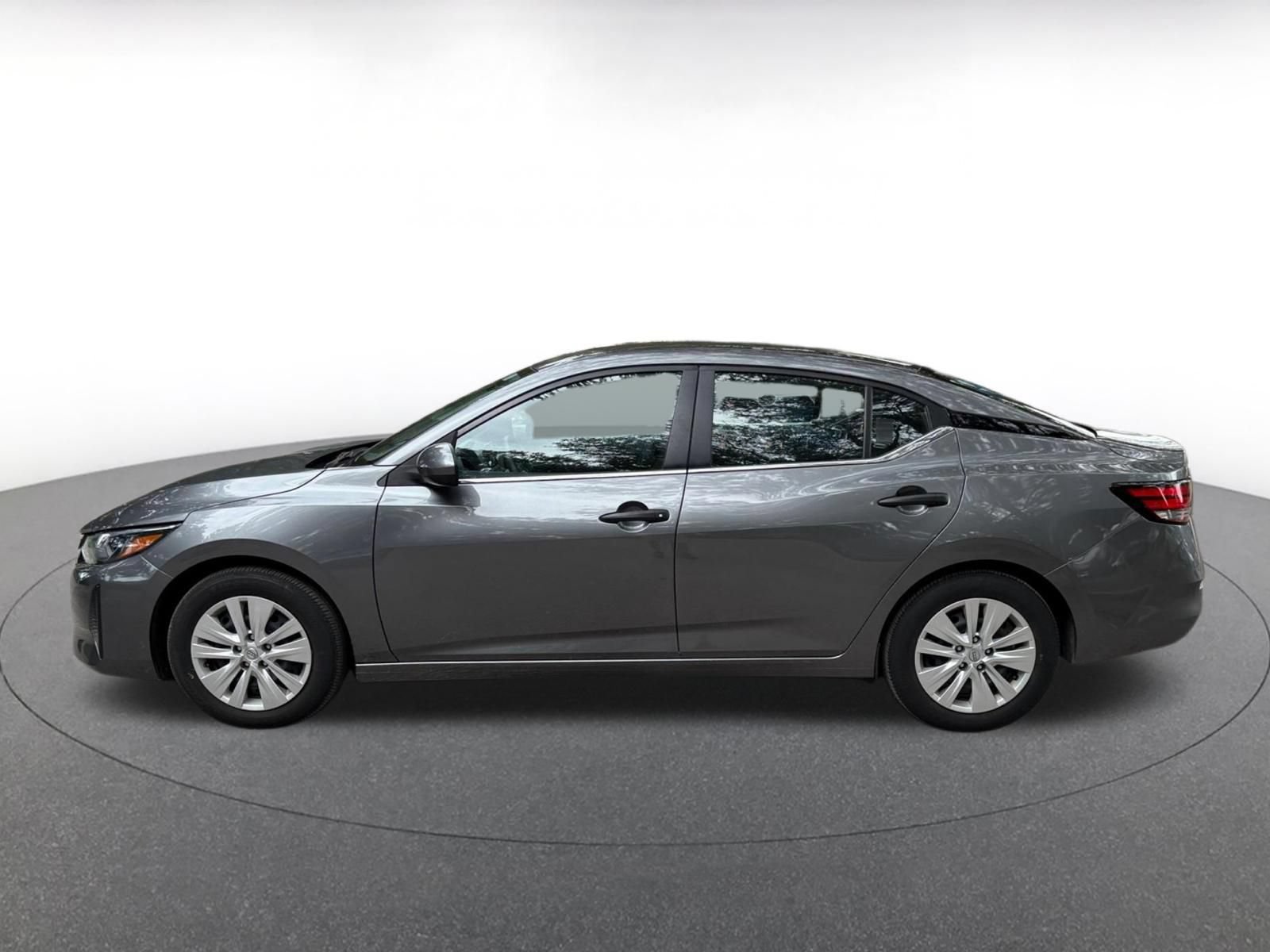 Used 2025 Nissan Sentra S FWD image 8