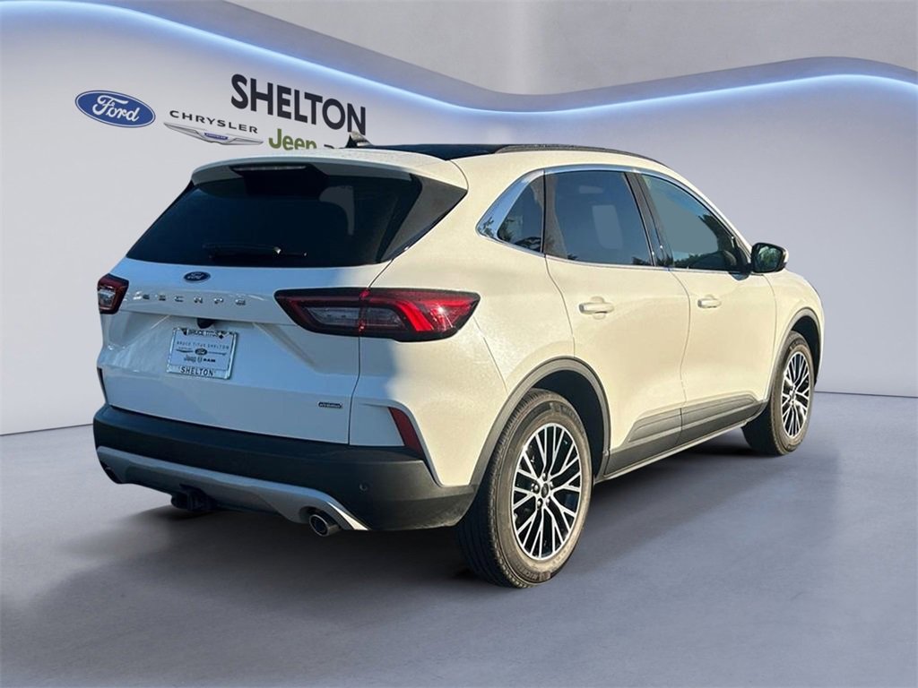 Used 2025 Ford Escape SE w/ Class II Trailer Tow Package image 5