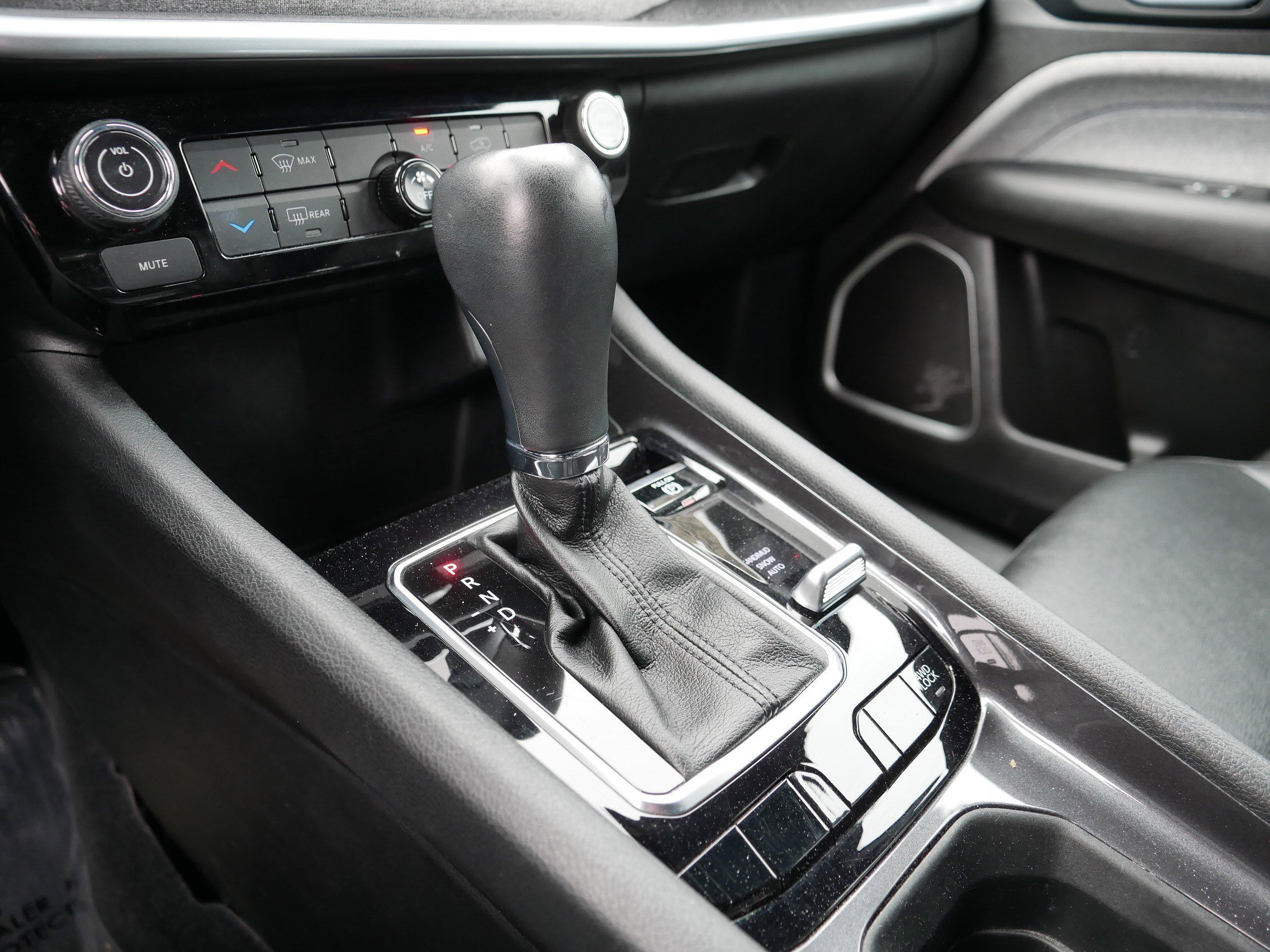 Certified 2024 Jeep Compass Latitude image 24