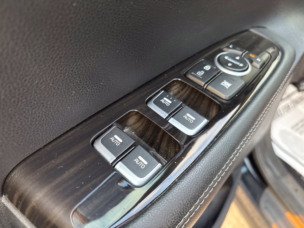 Used 2020 Kia Sorento LX FWD image 14