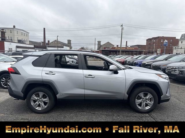 Used 2022 Toyota RAV4 XLE image 3