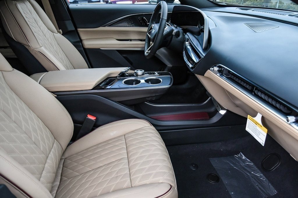 New 2024 Cadillac Lyriq Sport w/ Nappa Leather Package image 19