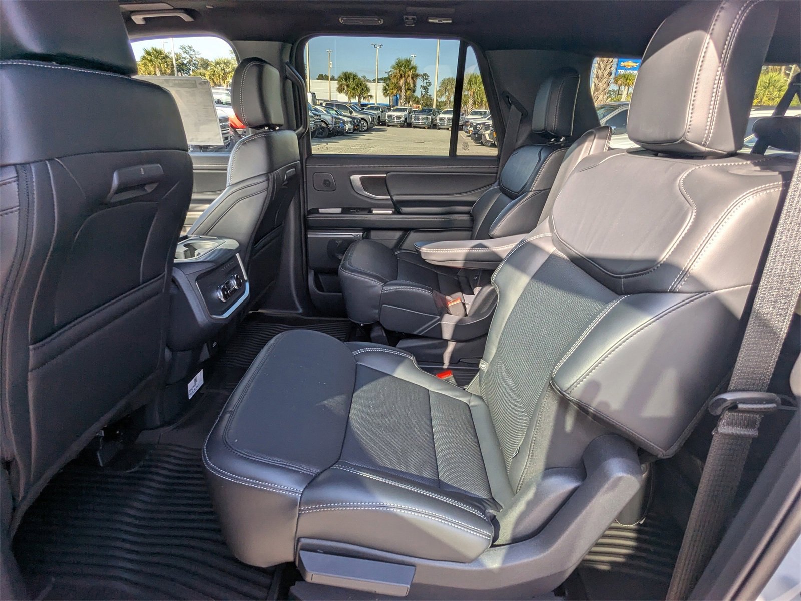 New 2025 Ford Expedition Max Platinum w/ Stealth Performance Package image 15