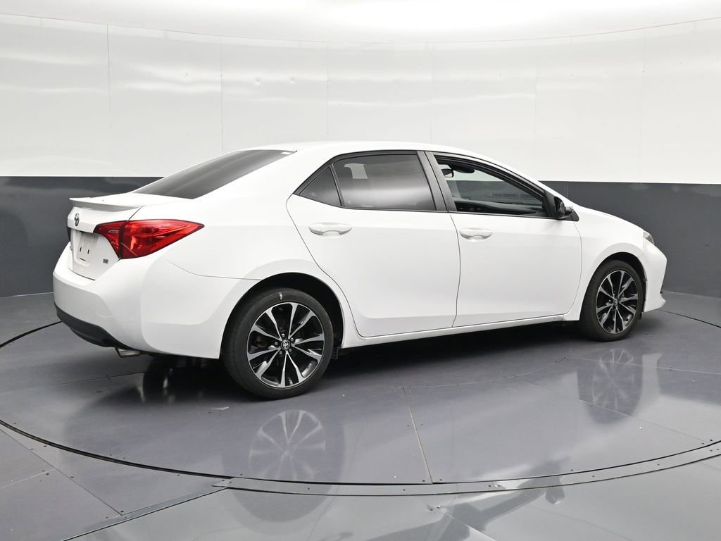 Used 2019 Toyota Corolla SE FWD image 3