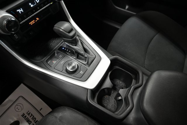 Used 2019 Toyota RAV4 LE image 18
