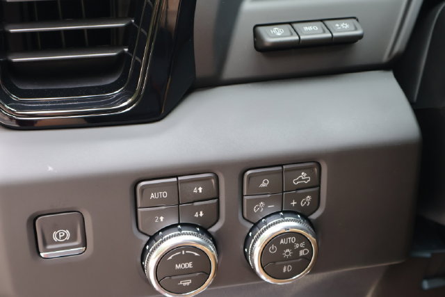 Used 2026 GMC Sierra 2500 AT4 w/ AT4 Premium Plus Package AWD/4WD image 17