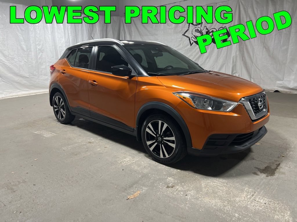 Used 2020 Nissan Kicks SV FWD image 1