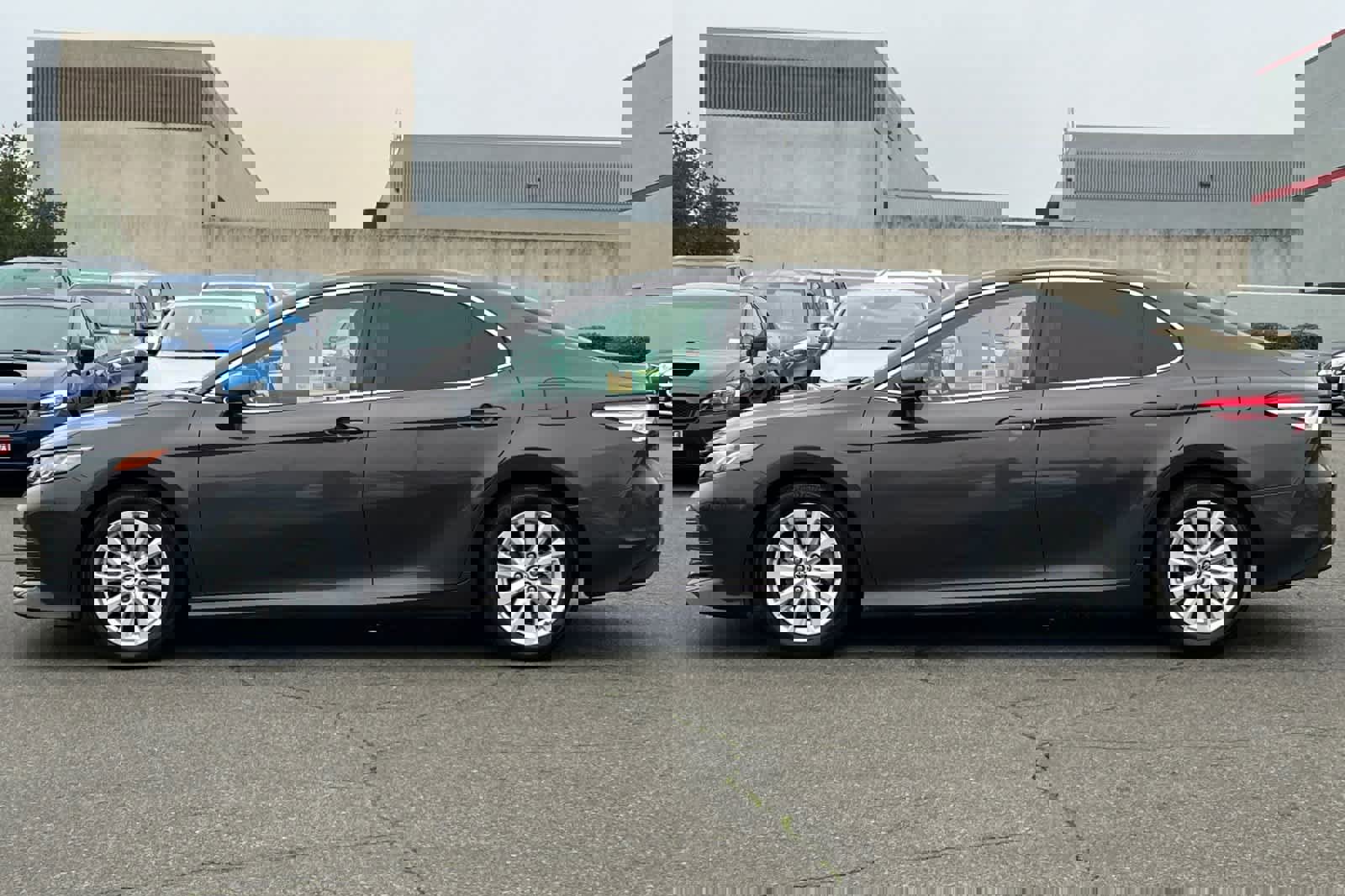 Certified 2018 Toyota Camry LE image 9