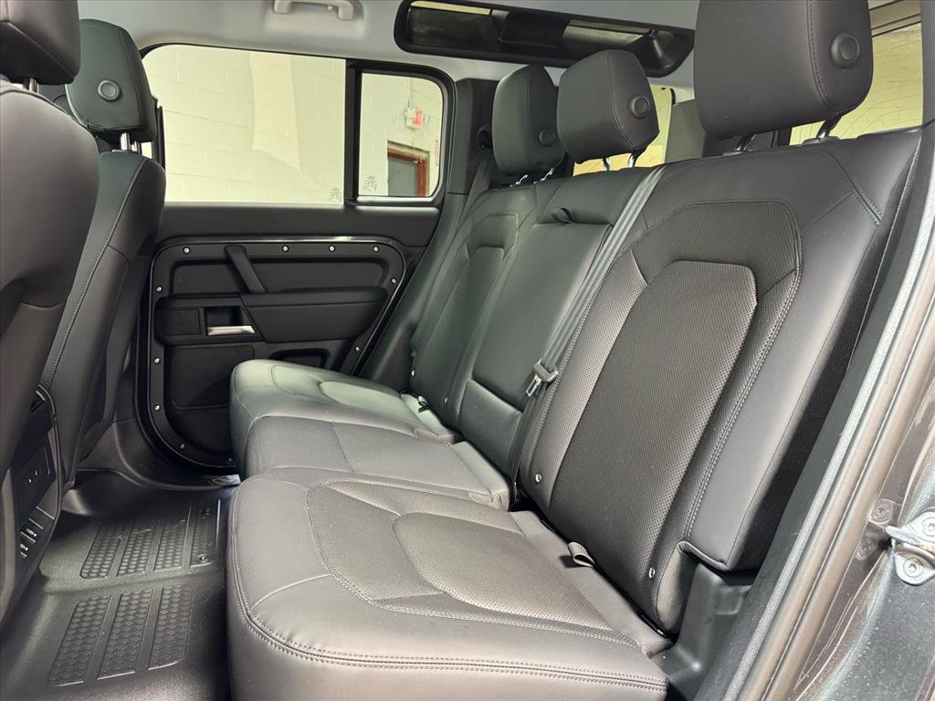 Used 2026 Land Rover Defender 110 S image 29