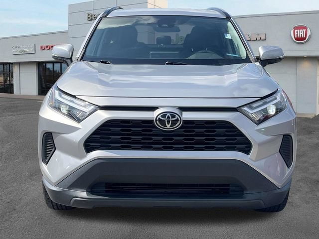 Used 2022 Toyota RAV4 XLE FWD image 2