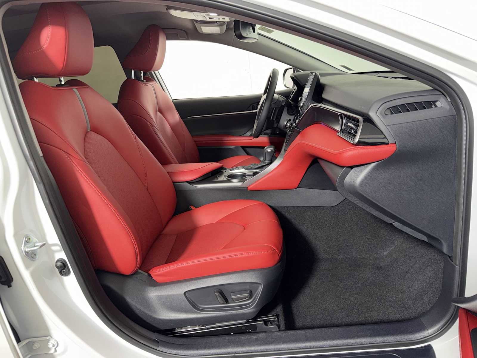 Used 2023 Toyota Camry XSE image 21