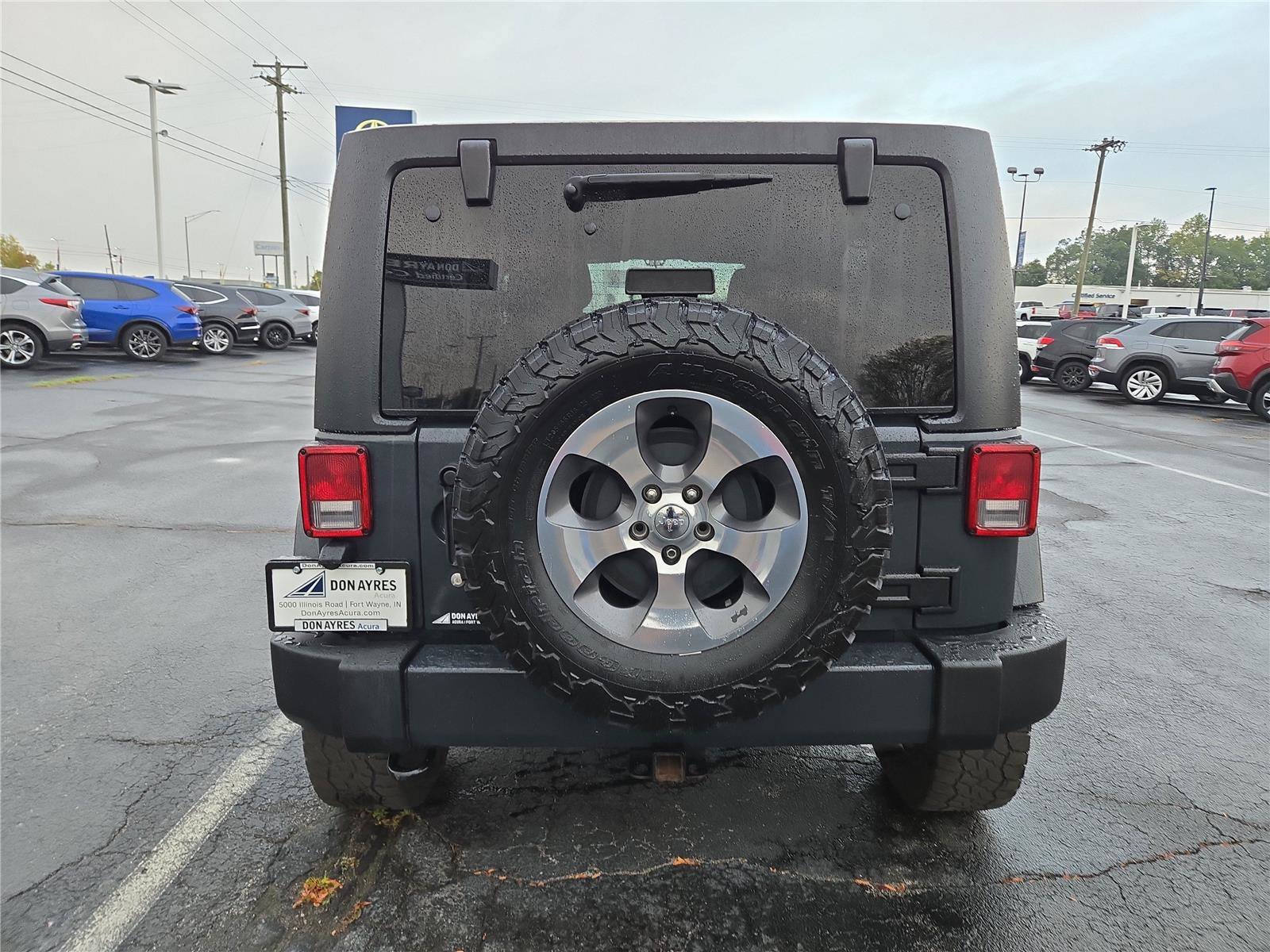 Used 2017 Jeep Wrangler Unlimited Sahara w/ Connectivity Group image 27
