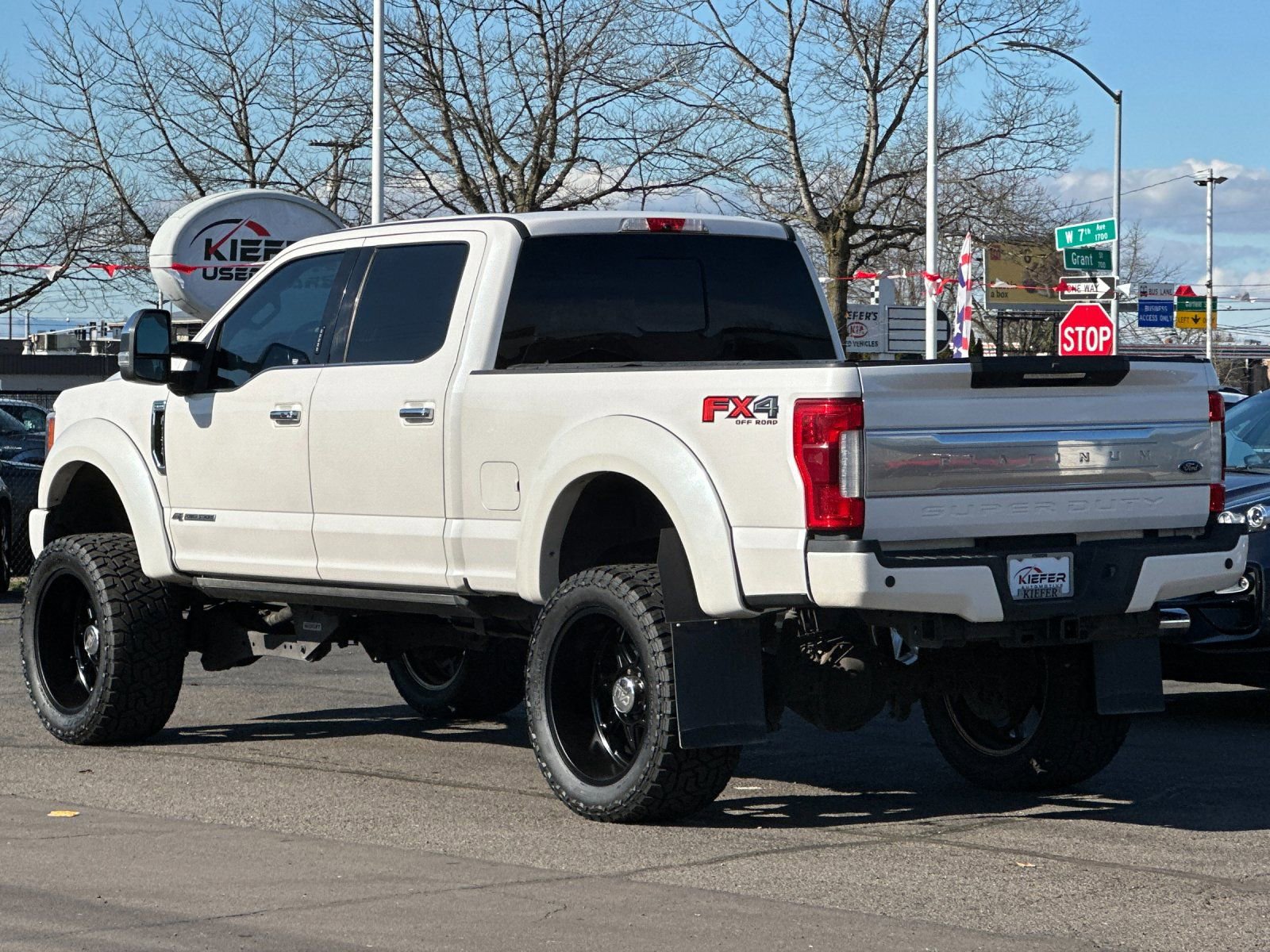 Used 2019 Ford F350 Platinum w/ Platinum Ultimate Package image 6