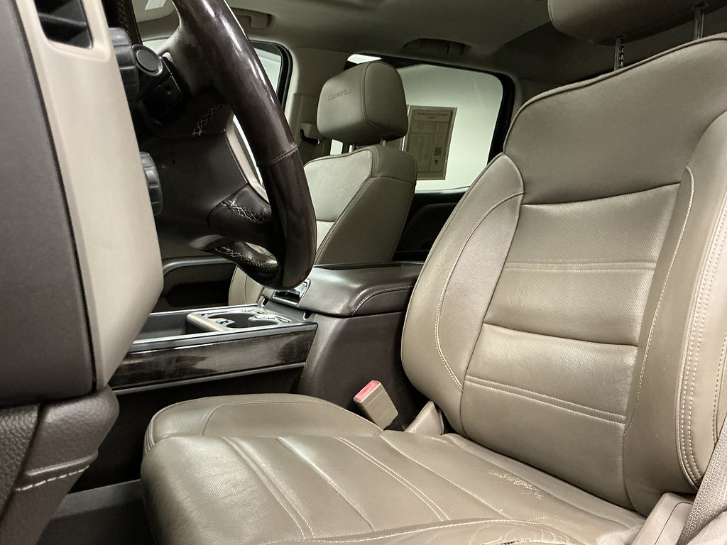 Used 2016 GMC Sierra 2500 Denali w/ Duramax Plus Package AWD/4WD image 11