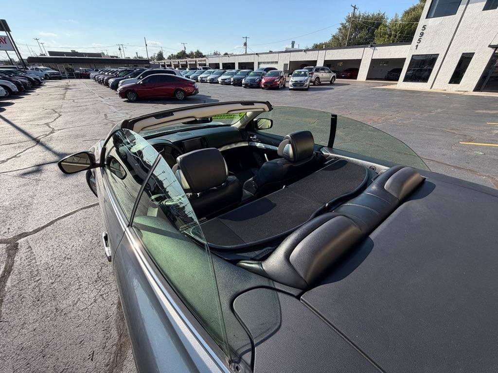 Used 2014 INFINITI Q60 Convertible w/ Premium Package RWD image 49