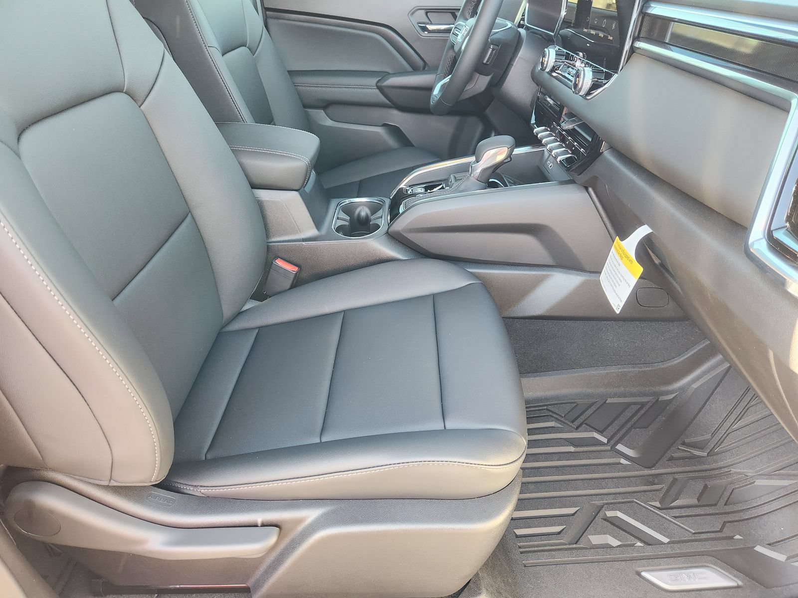 New 2026 GMC Canyon Elevation w/ Convenience Package RWD image 17
