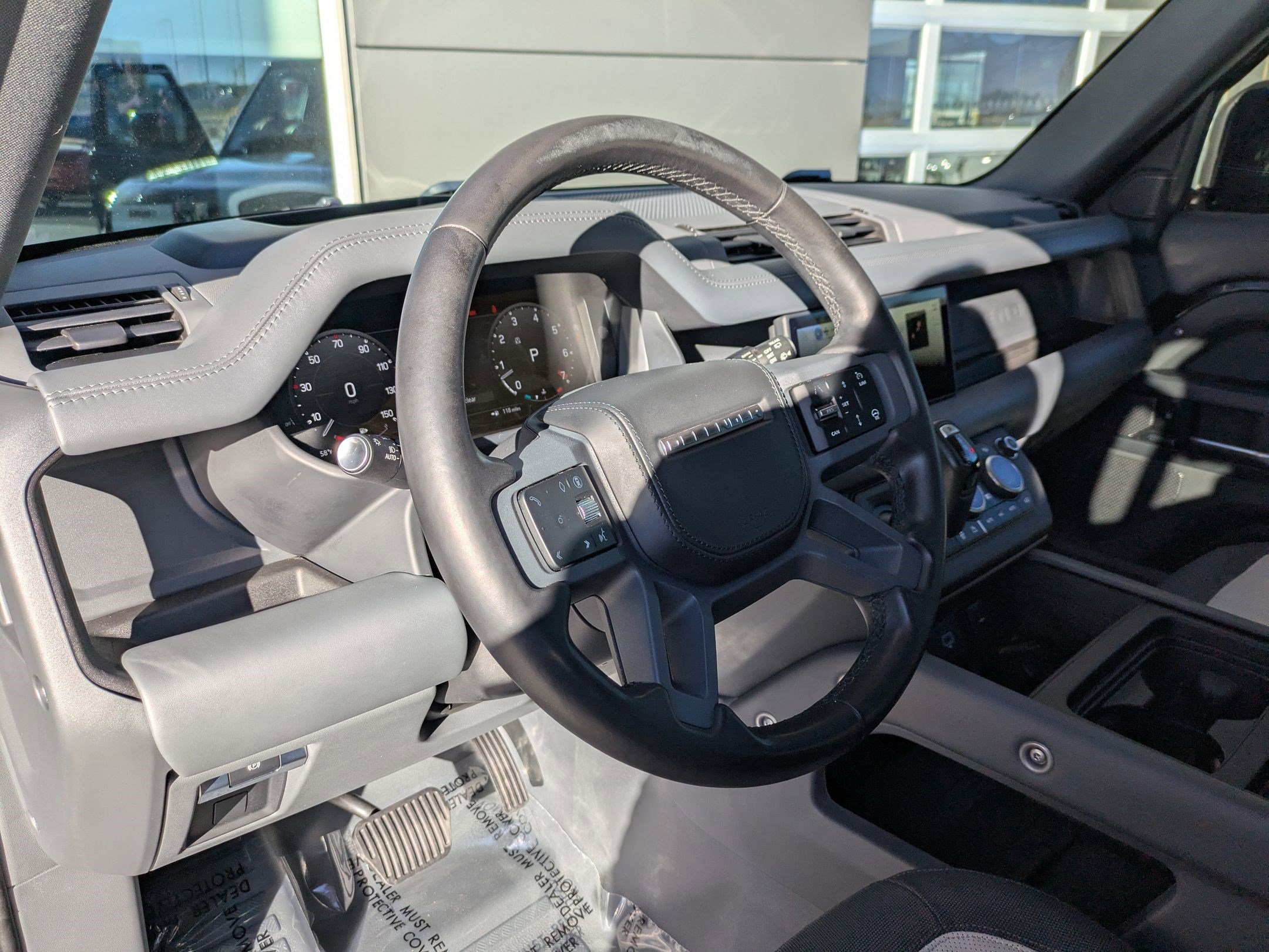 Used 2024 Land Rover Defender 110 X-Dynamic SE image 14