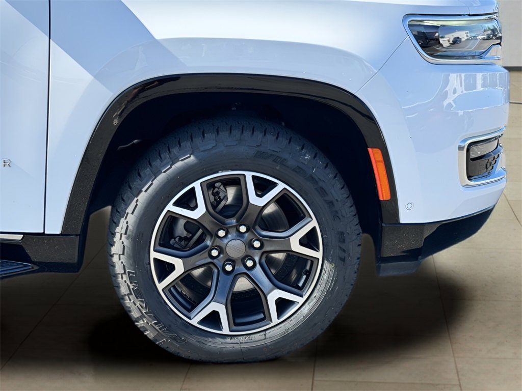 Used 2024 Jeep Wagoneer L Series III w/ Flexible Seating Group image 43