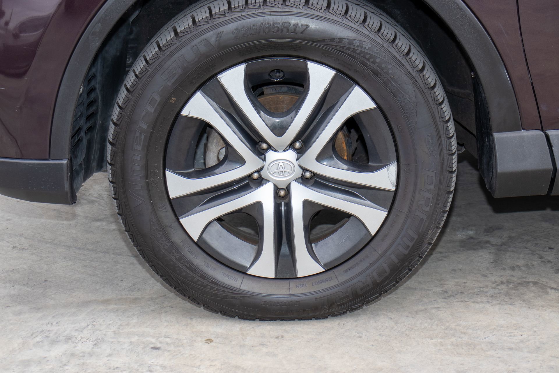 Used 2018 Toyota RAV4 LE image 33