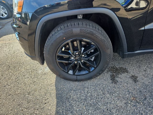 Used 2021 Jeep Grand Cherokee Limited AWD/4WD image 27