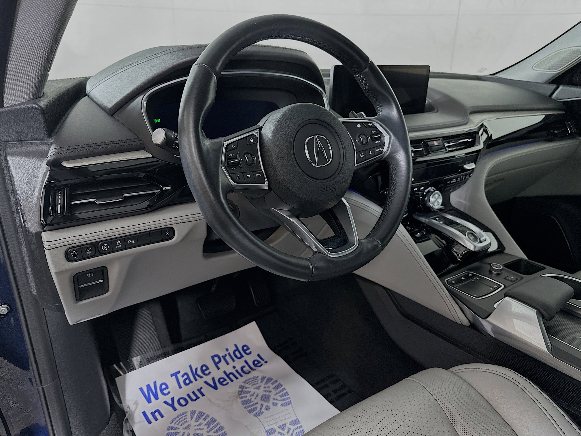 Used 2023 Acura MDX SH-AWD w/ Advance Package image 9