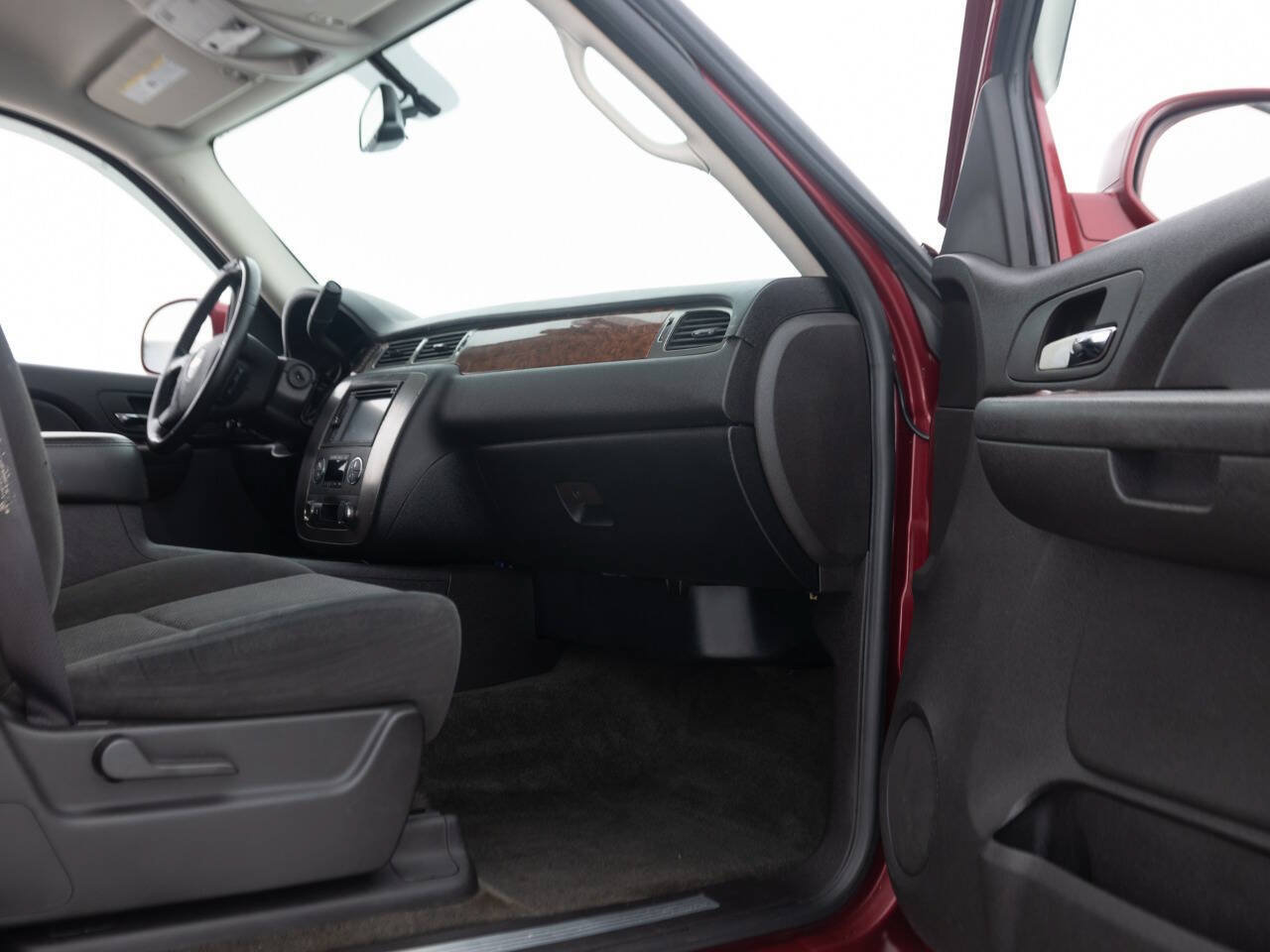 Used 2007 Chevrolet Suburban LT AWD/4WD image 35
