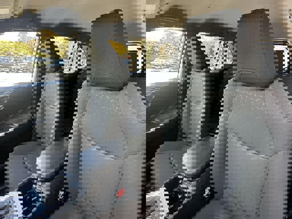 Used 2025 Toyota RAV4 XLE image 14