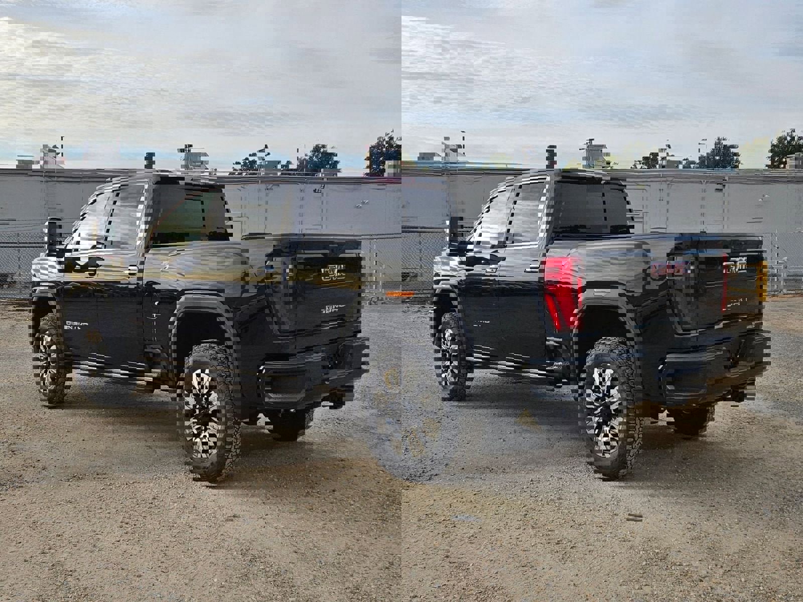 New 2026 GMC Sierra 2500 Denali w/ Denali Reserve Package image 4