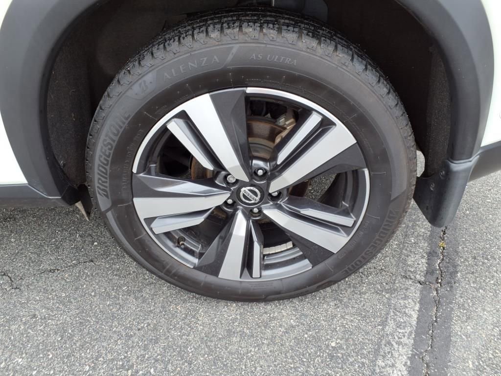 Used 2021 Nissan Rogue Platinum image 6