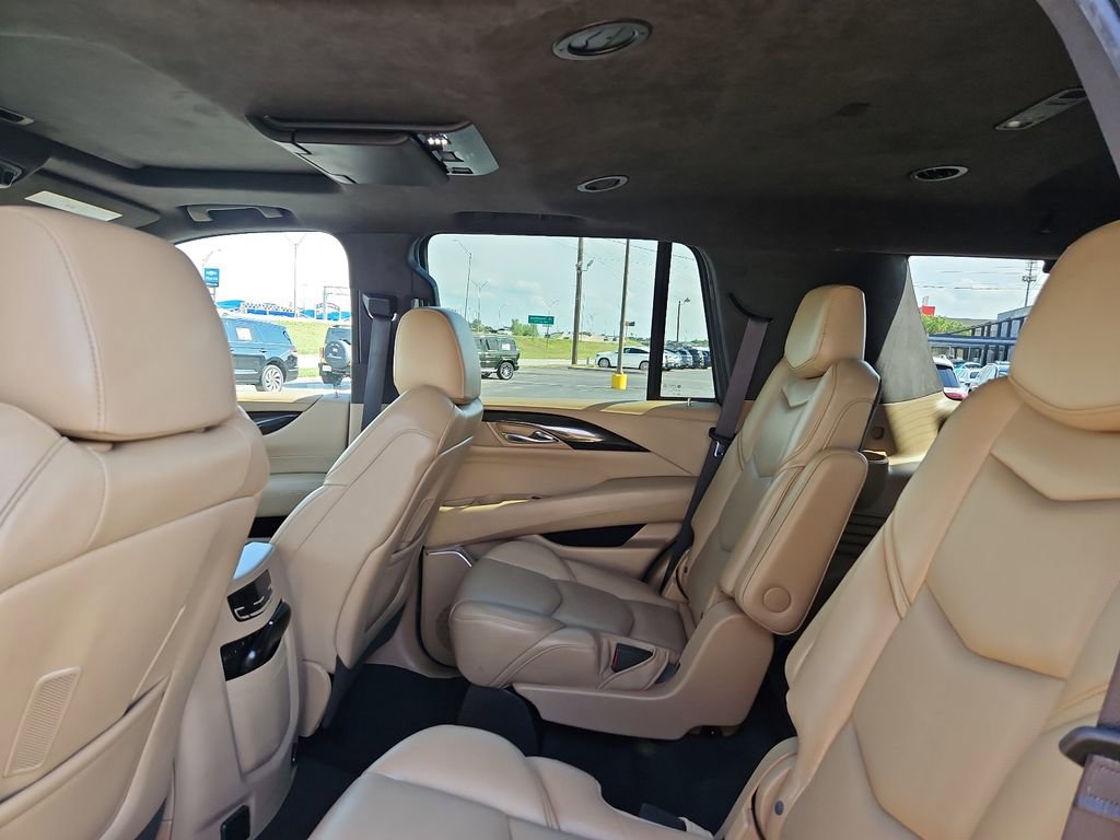 Used 2020 Cadillac Escalade Platinum AWD/4WD image 18