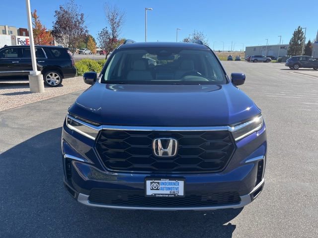 New 2025 Honda Pilot Touring image 3